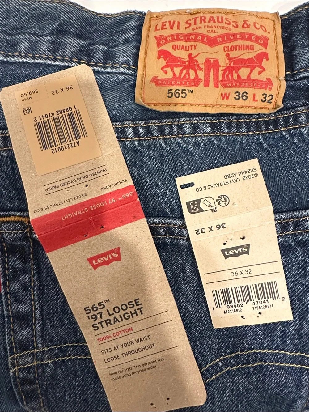 Levi's 565 ‘97 Loose Straight Jeans in Medium Blue (Right Mind) Denim